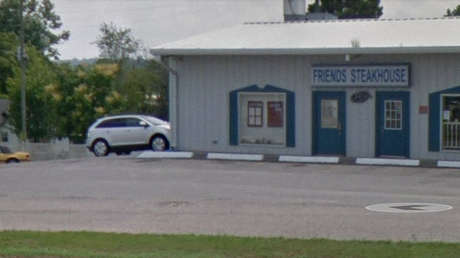 Un hombre acusado por el atropello mortal de su esposa tras impedir que condujera ebria demanda por difamación al oficial de policía que lo encausó