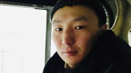 Un conductor del Servicio de Bomberos salva por casualidad a tres personas de una muerte segura debido al frío extremo en Siberia