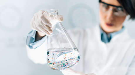 Aquellos que sufren de colitis ulcerosa o de la enfermedad de Crohn tienen más microplásticos en sus heces