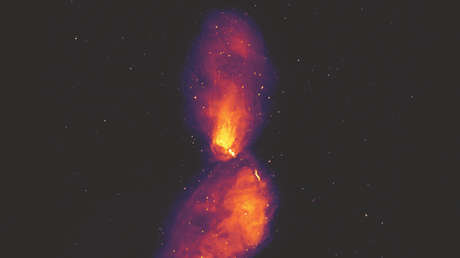 Astrónomos captan la imagen más nítida de una erupción de agujero negro, que abarca en el cielo 16 lunas llenas puestas en línea