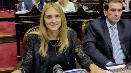 Una diputada argentina falta a una decisiva sesión del Congreso para ir a Disney y ahora pide perdón por su "error político más importante"