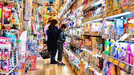 'Nitrógeno con patatas fritas': denuncian en Japón que los empaques de alimentos traen cada vez menos producto por el mismo valor