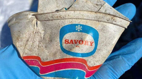 FOTO: Encuentran un envase de helado de más de 50 años en una playa de Chile (y la Red estalla en críticas)