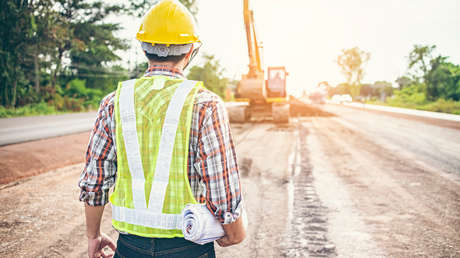 El Consejo de Ministros de España da luz verde a la "histórica" reforma laboral que busca acabar con la temporalidad y la precariedad