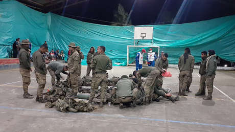 Campesinos colombianos liberan a los 20 militares que fueron retenidos para protestar por los enfrentamientos entre el Ejército y las disidencias