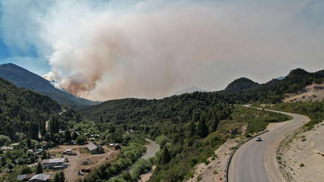 Declaran la emergencia ígnea por un año en Argentina mientras intentan controlar los incendios en la Patagonia