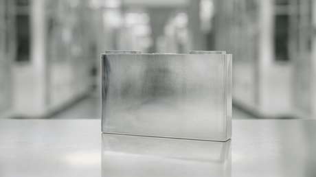 Un rival europeo de Tesla ensambla la primera batería de iones de litio en su gigafábrica (y ya cuenta con contratos por 30.000 millones de dólares)