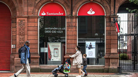 Un banco deposita accidentalmente 176 millones de dólares en las cuentas de miles de clientes el día de Navidad