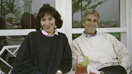 La Fiscalía de Nueva York absuelve a los guardias sospechosos de dormir mientras debían monitorear a Jeffrey Epstein el día que se suicidó