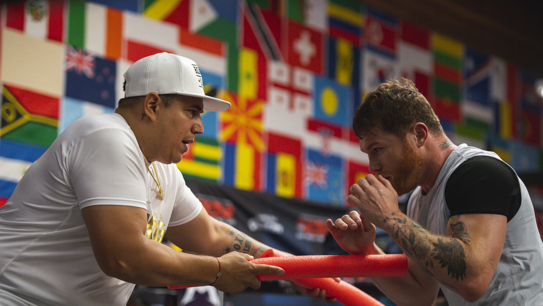 Saúl 'Canelo' Álvarez y Kamaru Usman, cada vez más cerca de enfrentarse en 2022, asegura el entrenador Eddy Reynoso