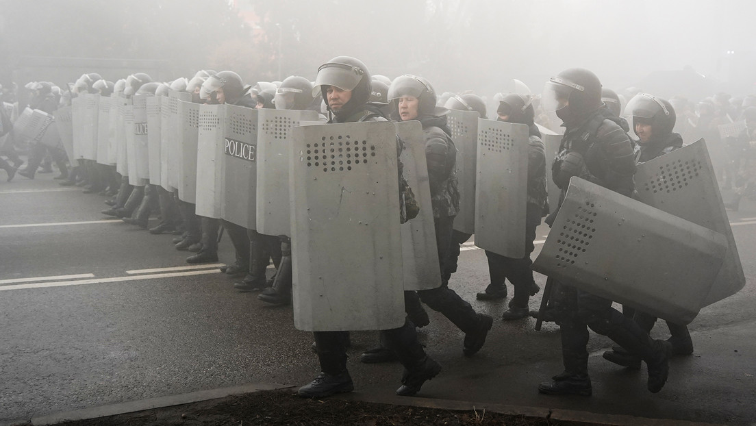 Rusia califica los disturbios en Kazajistán como un intento "inspirado desde el exterior" de socavar la seguridad "por la fuerza"