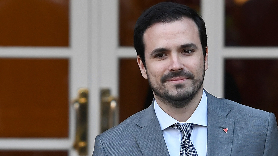 Garzón, las macrogranjas o cómo la intoxicación informativa ahoga la democracia