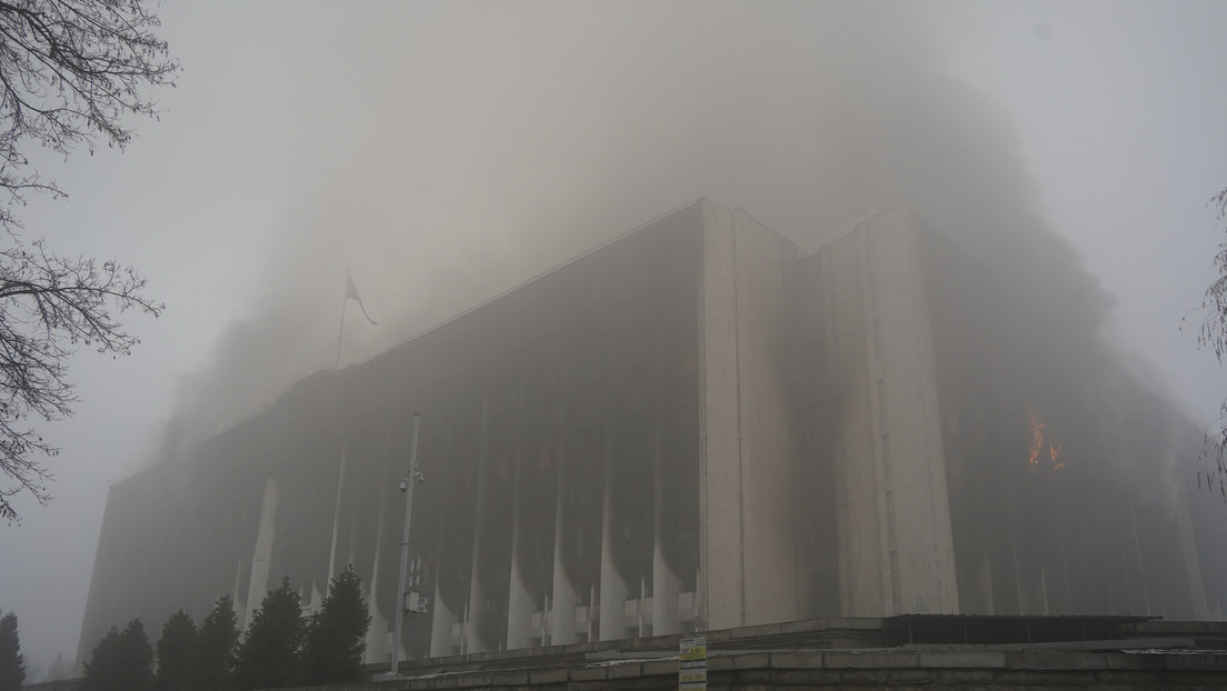 "¿Eso es todo lo que se ve desde Viena?": Moscú condena el silencio de Occidente tras asaltos "dirigidos" a medios en los disturbios en Kazajistán