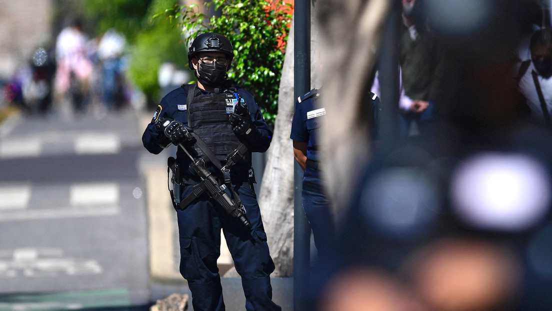 Varios policías son investigados en México tras difundirse el video de la detención de un joven que denunció presuntos tocamientos