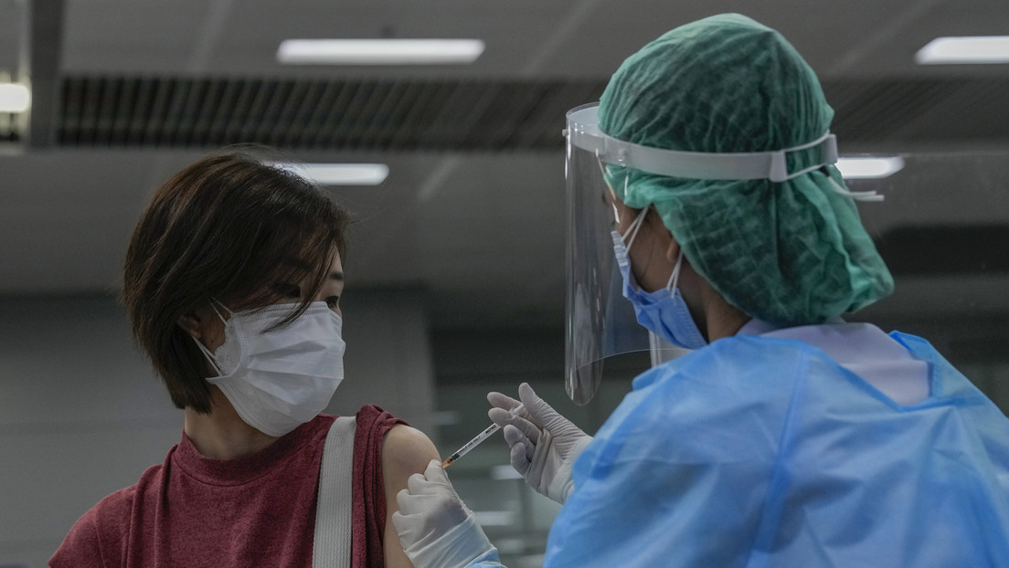 Deltacron es "una probable contaminación" de la muestra, y no una nueva variante del coronavirus, dicen expertos de la OMS