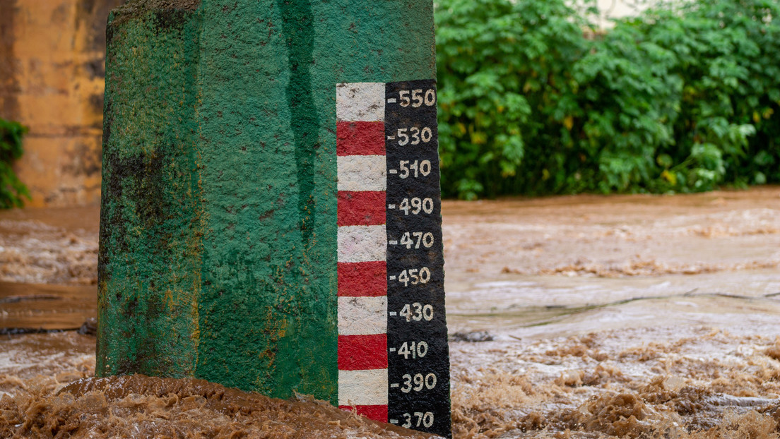 Un video captura el momento preciso en que colapsa una represa por las intensas lluvias en el estado brasileño de Minas Gerais