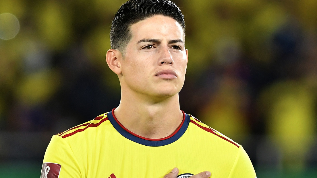 James Rodríguez socorre a un futbolista del equipo rival que sufrió un paro cardíaco en pleno partido en Catar y se convierte en "héroe"