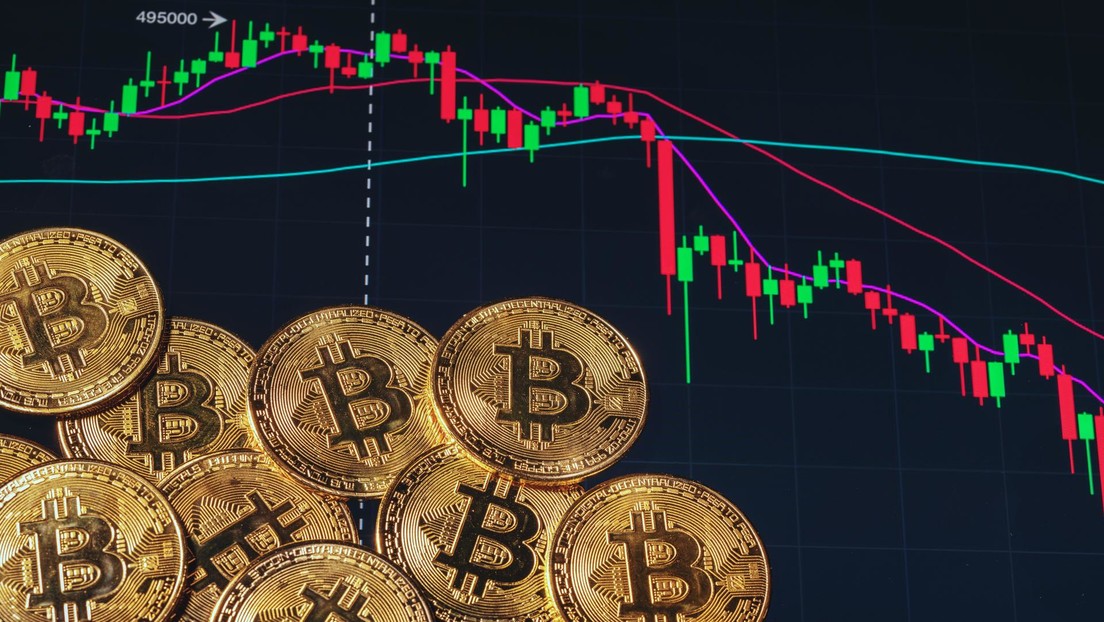 'Viernes negro': El mercado de criptodivisas pierde casi medio billón de dólares en 48 horas tras estas dos noticias