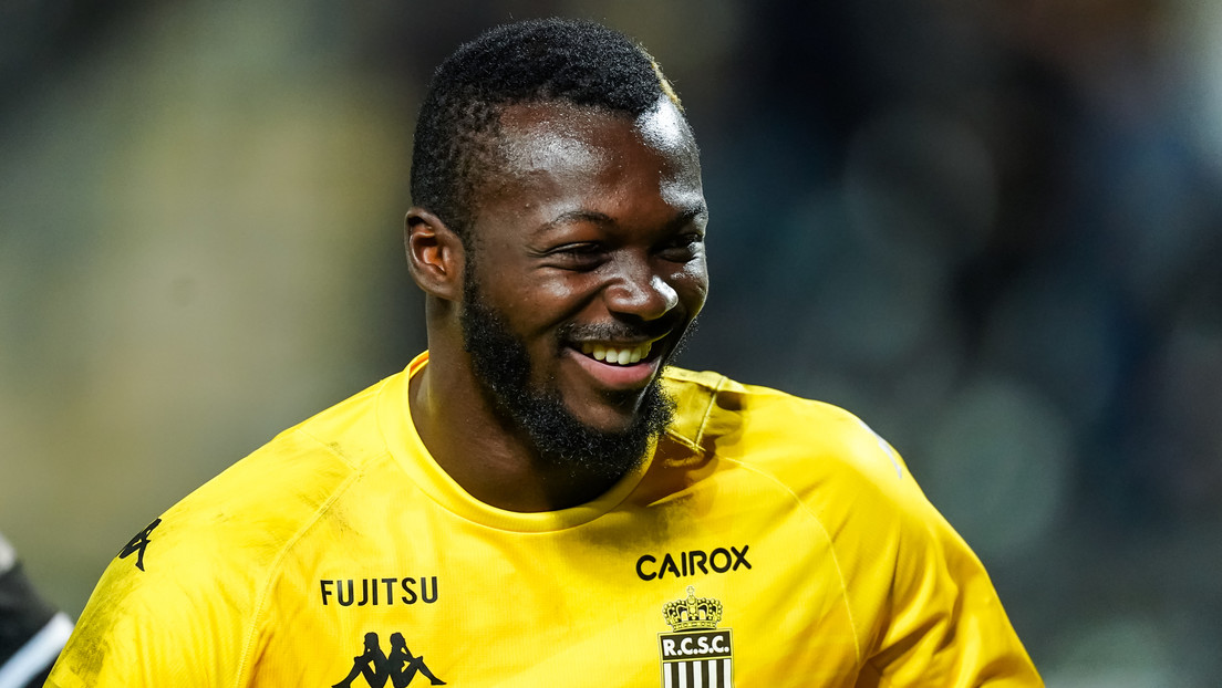 VIDEO: Un portero celebra con varias volteretas el pase de su selección a cuartos de final de la Copa Africana de Naciones y se viraliza