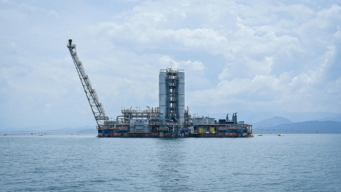 Así convierten en una fuente de energía el "lago asesino" de Ruanda, que podría amenazar la vida de 2 millones de personas