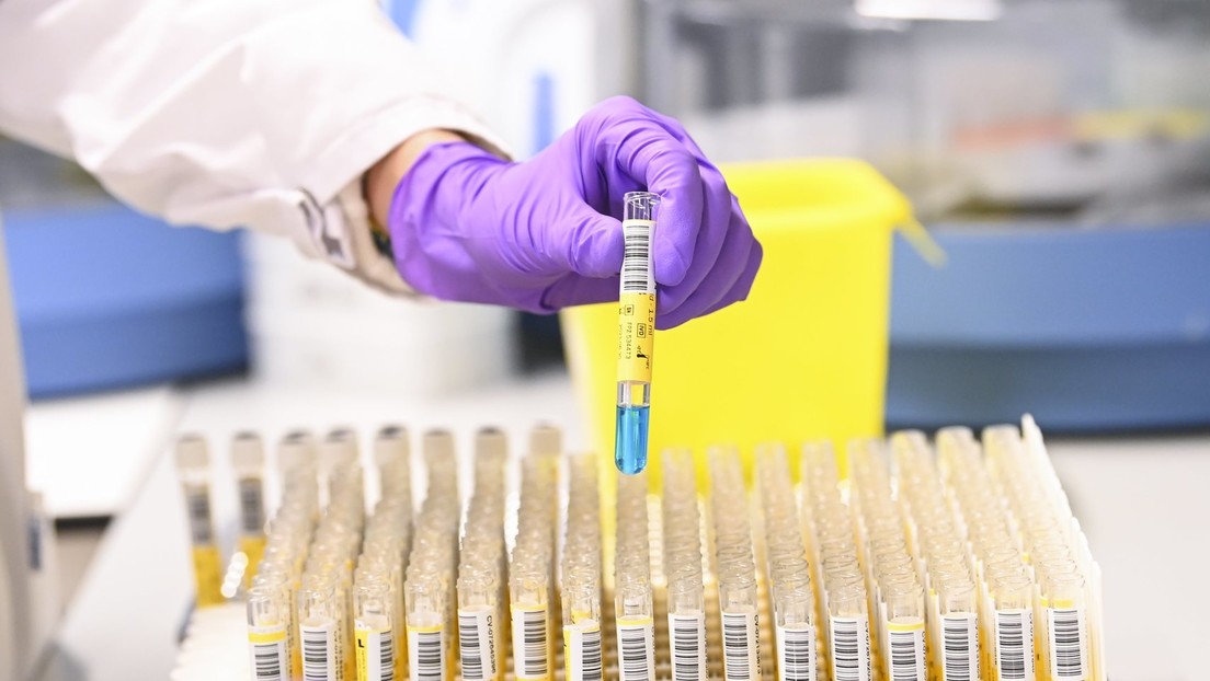 Una joven con sida sufre de covid-19 durante 9 meses y desarrolla 21 mutaciones