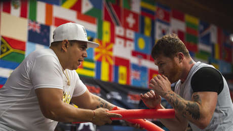 Saúl 'Canelo' Álvarez y Kamaru Usman, cada vez más cerca de enfrentarse en 2022, asegura el entrenador Eddy Reynoso