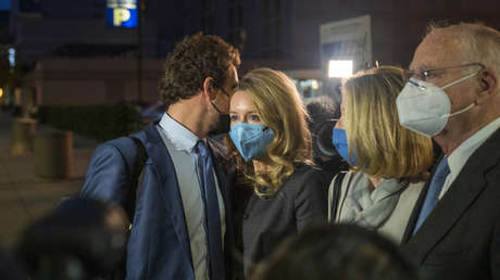 Declaran culpable por fraude a Elizabeth Holmes, la multimillonaria más joven de EE.UU. y fundadora de Theranos