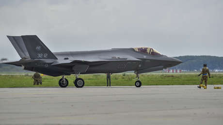 Un caza furtivo F-35A de la Fuerza Aérea de Corea del Sur efectúa su primer aterrizaje de panza conocido debido a problemas con el sistema de aviónica