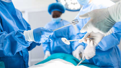 Estudio: Las mujeres tienen mayor riesgo de morir tras una operación realizada por un hombre