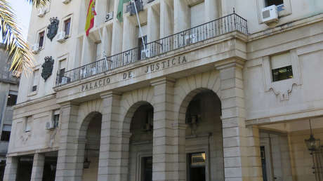 Una mujer española se entrega a las autoridades tras secuestrar a sus hijos por miedo a que fueran vacunados contra el covid-19