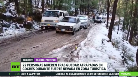 Decenas de personas mueren atrapadas en sus vehículos tras una nevada en el norte de Pakistán