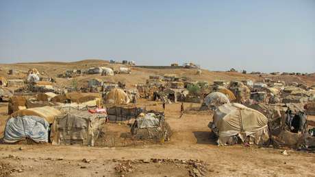 Miles de refugiados quedan sin techo tras un incendio en el campamento rohinyá en Bangladés