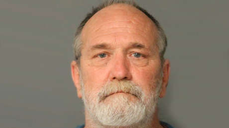 Arrestan a un sospechoso de secuestrar y matar a una niña de 4 años a la que hace 35 años se llevó de su casa "un hombre con un sombrero mágico"