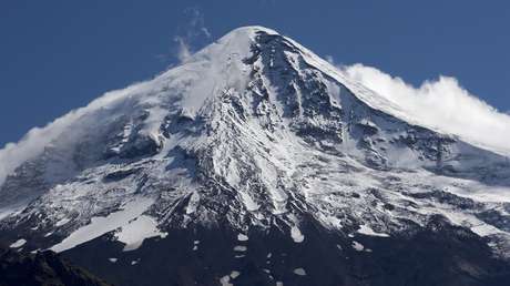 "¿Quién escucha el grito del Lanín?": El pueblo mapuche alerta sobre la "explotación sin control" del volcán que comparten Argentina y Chile