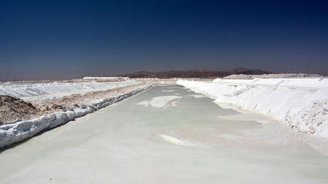Férreas críticas contra el Gobierno de Chile por adjudicar la explotación de litio a dos empresas sin debate en el Congreso: "Qué descaro más grande"