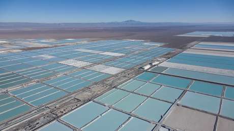 La Justicia chilena suspende la polémica licitación para la explotación del litio otorgada sin debate en el Congreso