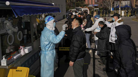 Científicos advierten que en el futuro podrían aparecer nuevas variantes de covid-19 más preocupantes debido a la rápida propagación de la ómicron