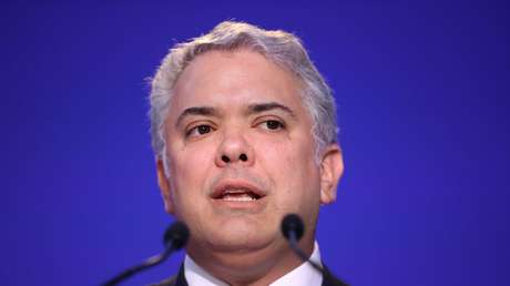 El presidente de Colombia asegura que entablar un diálogo en Venezuela sería "alargar una agonía" y Caracas responde