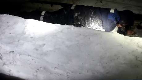 Se queda dormido en una vía férrea a 18 grados bajo cero, le pasa por encima un tren y sobrevive