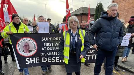 Apartan de sus funciones a una conductora de autobús por "ser demasiado baja" (pero logra ser reincorporada a su puesto de trabajo)