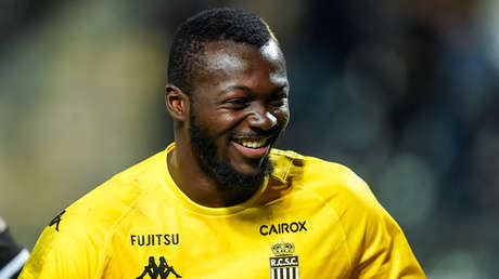 VIDEO: Un portero celebra con varias volteretas el pase de su selección a cuartos de final de la Copa Africana de Naciones y se viraliza