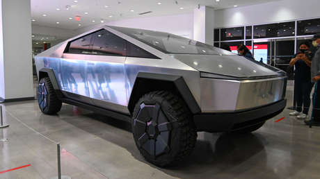 Filtran un nuevo prototipo de la Tesla Cybertruck que muestra en detalle los cambios de la camioneta eléctrica (VIDEO)