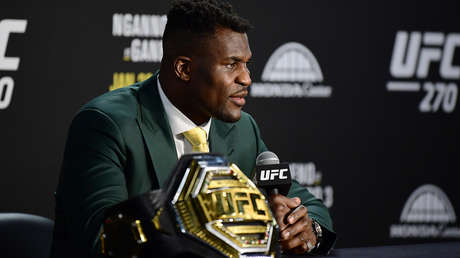 El luchador Francis Ngannou asegura que la UFC amenazó con demandar a su agente por negociar con un socio de Jake Paul
