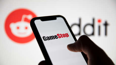 Inversores de Reddit se lamentan de sus pérdidas mientras las 'acciones meme' como GameStop se desploman y el bitcóin entra en un 'criptoinvierno'