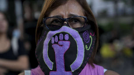 Investigadores advierten sobre los riesgos de reemplazar el término "madres" por "personas que dan a luz"