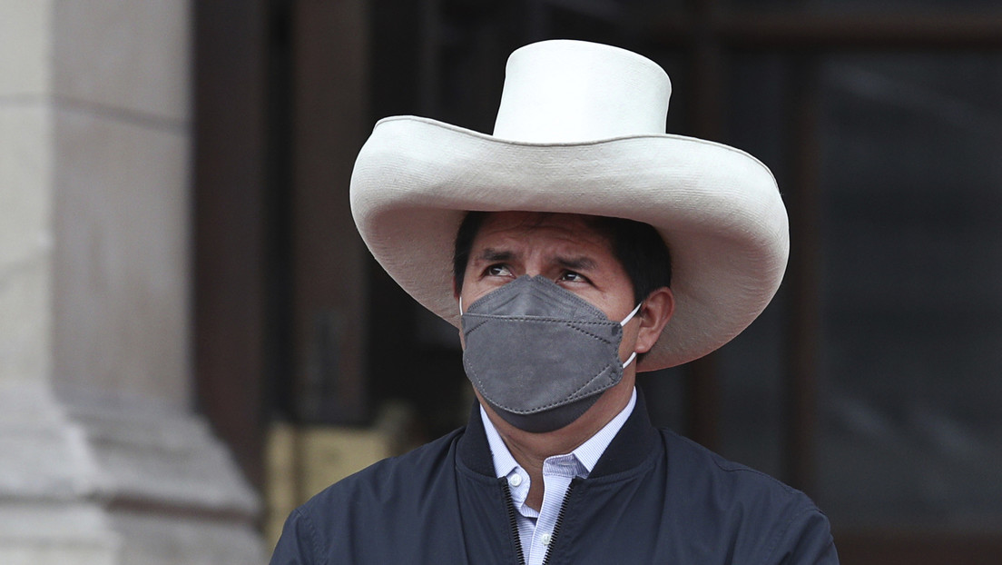 Pedro Castillo toma juramento a su nuevo gabinete ministerial