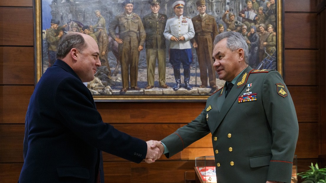 Tensiones en torno a Ucrania y garantías de seguridad: de qué hablaron los ministros de Defensa ruso y británico durante su reunión en Moscú