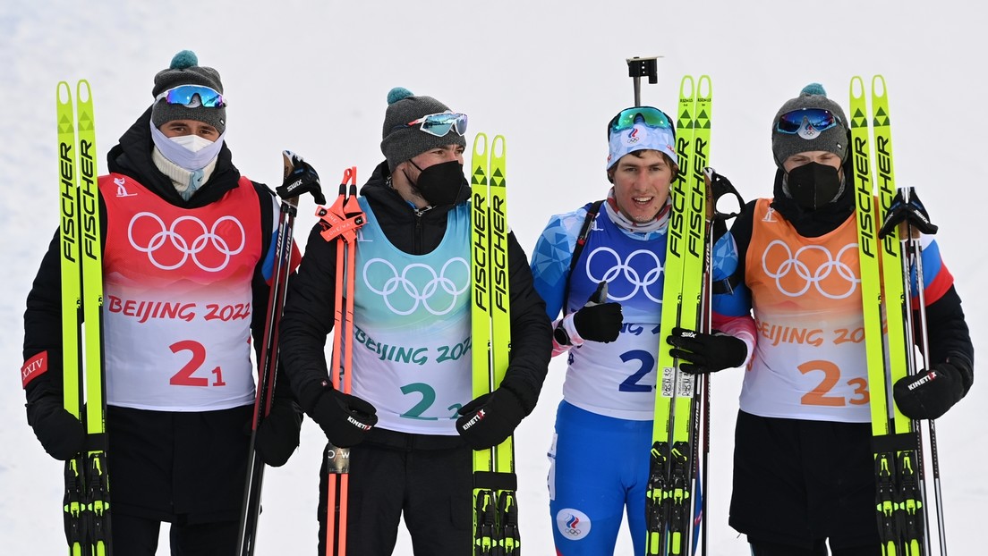 Biatlonistas rusos se llevan el bronce en la prueba de relevos