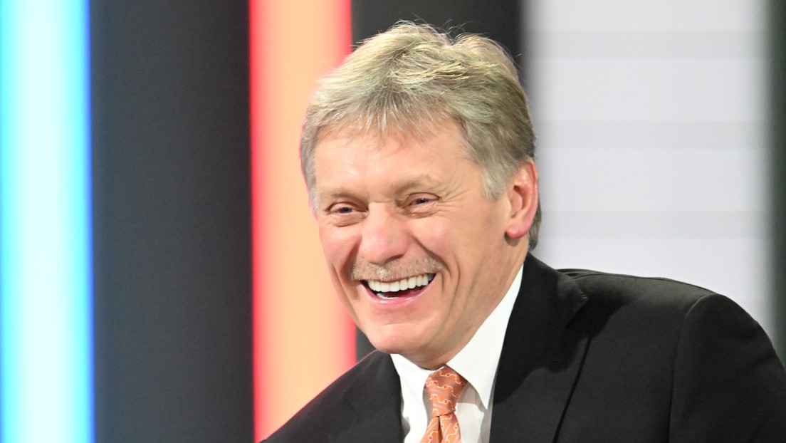 El Kremlin aconseja a los ucranianos (en broma) que pongan el despertador a la hora de 'la invasión rusa'