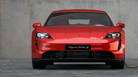 Un Porsche Taycan eléctrico bate el récord Guinness al cruzar EE.UU. de costa a costa con una carga de 2 horas y 26 minutos